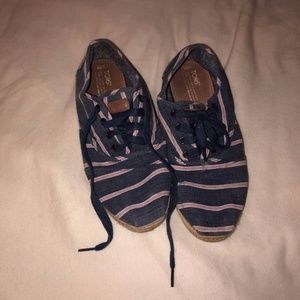 TOMS slip on tie shoe size women's 10